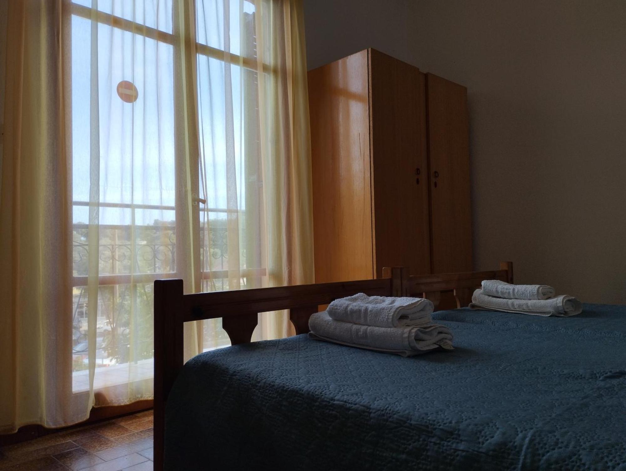 Elena Apartments 帕莱欧卡斯提撒 外观 照片